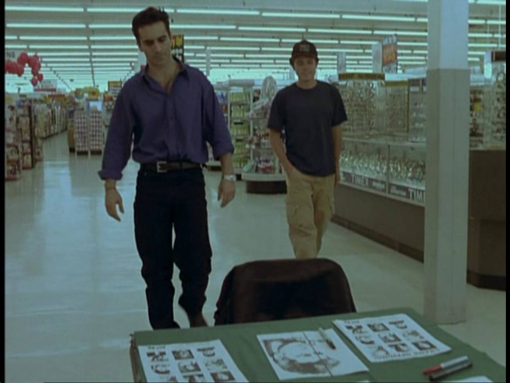 Click to view full size image
==============
attnshoppers273.jpg attnshoppers273.jpg