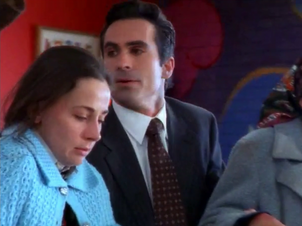 5x21_ImplantsTransplantsandCubanAunts051.png