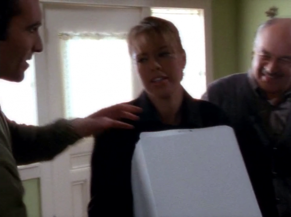 5x21_ImplantsTransplantsandCubanAunts056.png