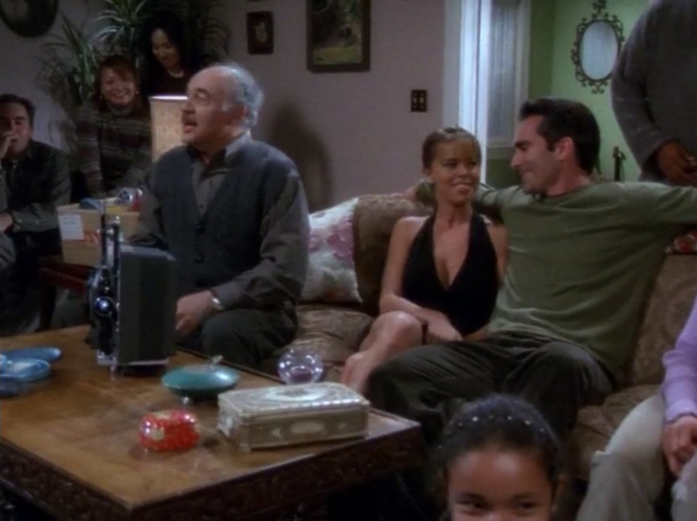 5x21_ImplantsTransplantsandCubanAunts087.png