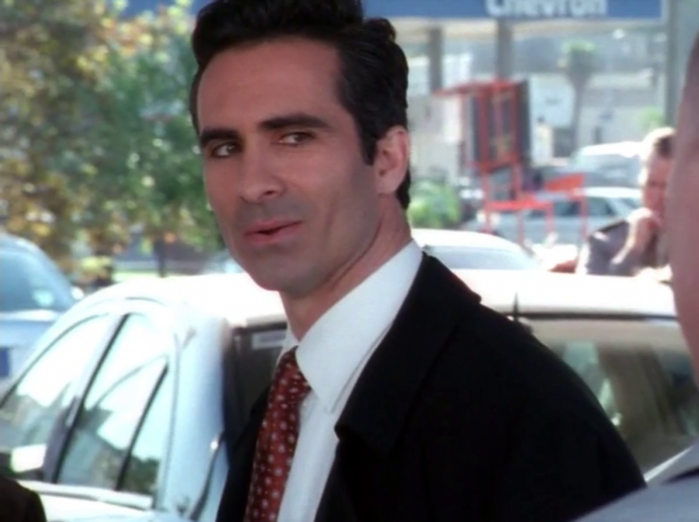 5x21_ImplantsTransplantsandCubanAunts106.png