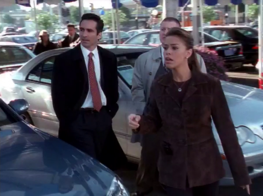 5x21_ImplantsTransplantsandCubanAunts110.png