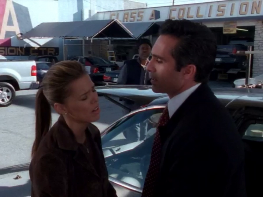 5x21_ImplantsTransplantsandCubanAunts151.png