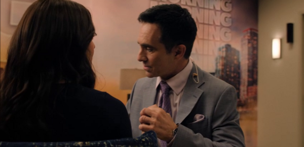 Click to view full size image
==============
TheMorningShowEp4x4-135.png TheMorningShowEp4x4-135.png