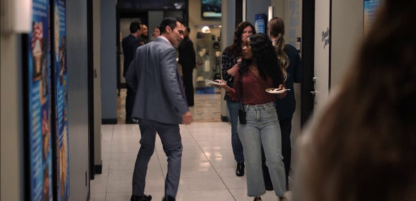 Click to view full size image
==============
TheMorningShowEp4x4-359.png TheMorningShowEp4x4-359.png